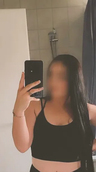 Celina, 28
