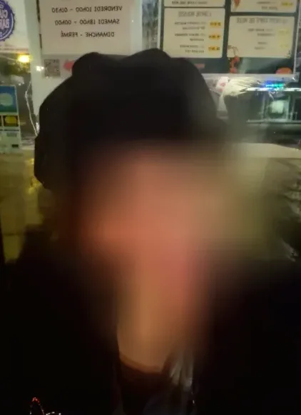 Ela, 35