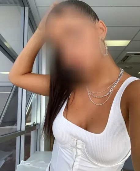 Elisa, 20