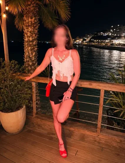 Emilia, 34