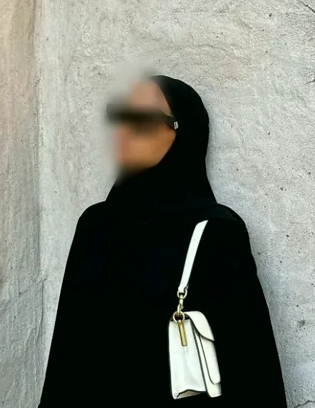 Mira, 26