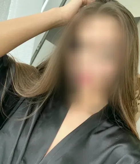 Nicole, 32