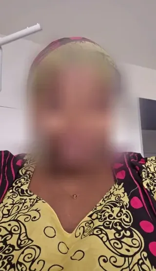 Sabrina, 38